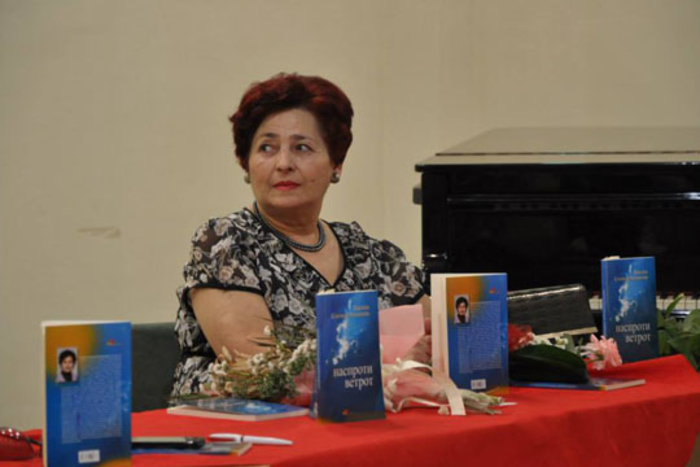 ПРОМОЦИЈА НА СТИХОЗБИРКАТА „НАСПРОТИ ВЕТРОТ“ ОД ПАВЛИНА КЛИМКАР МЕАНЏИЕВА